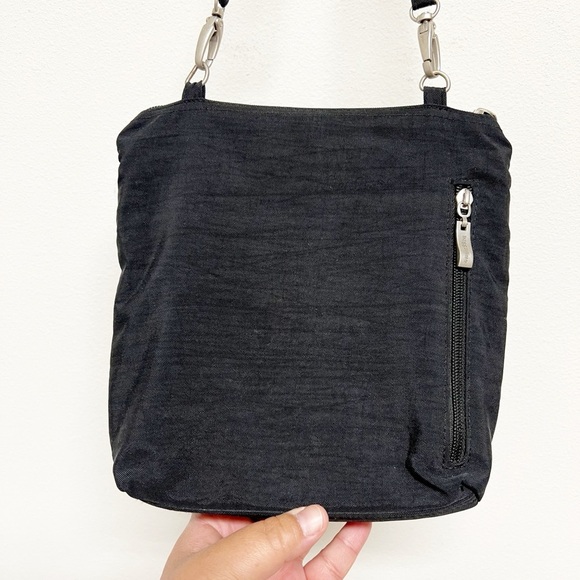Baggallini Womens Black Silvertone 3 Zippered Essential Crossbody Modern Purse - Picture 5 of 11